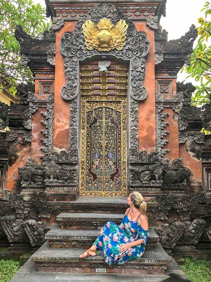 Entrada de um templo em Ubud