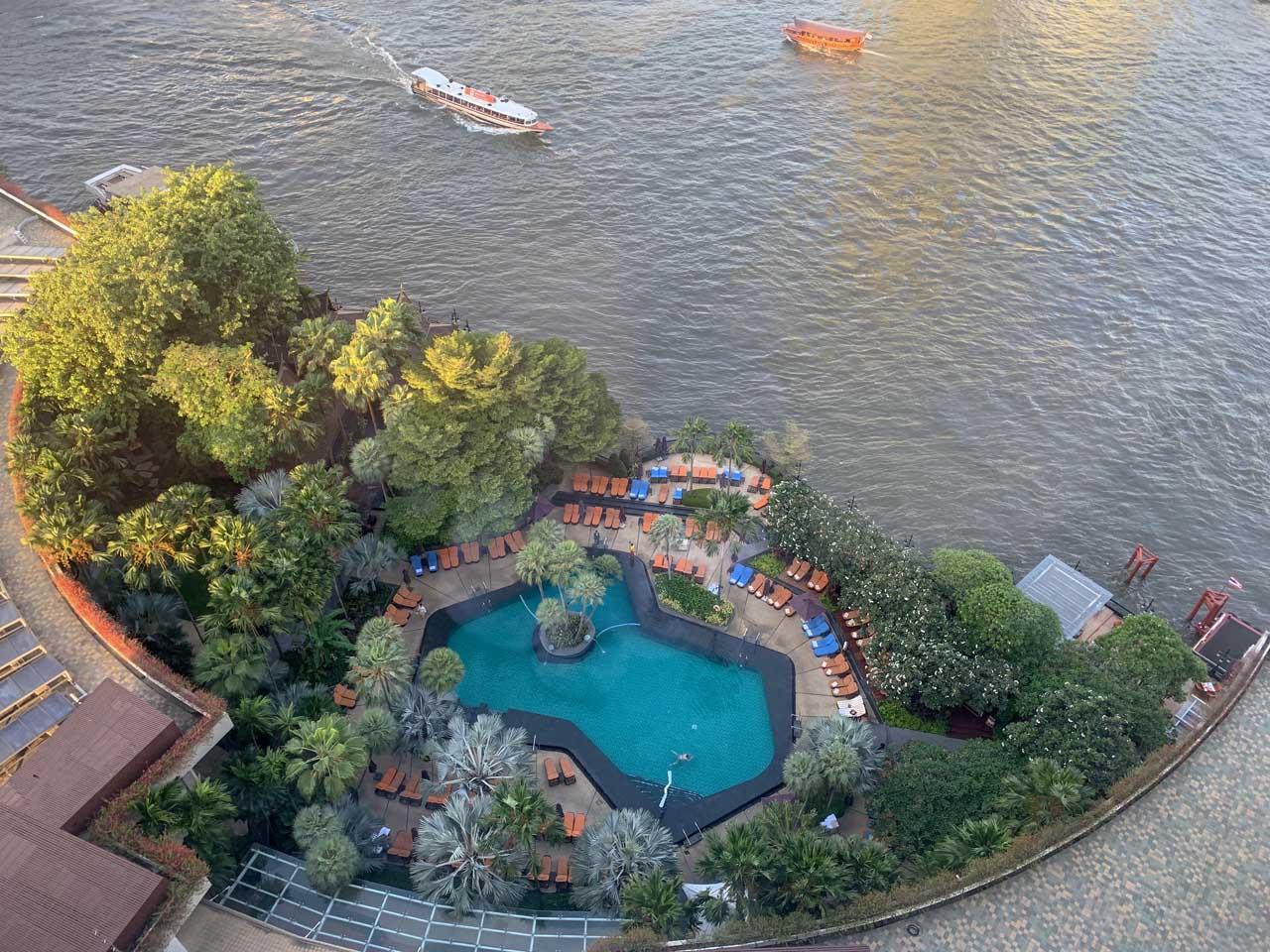 Vista do quarto para a piscina Shangri-la Bangkok