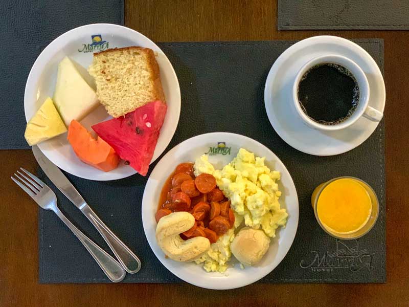 Café da manhã do hotel em Bonito MS