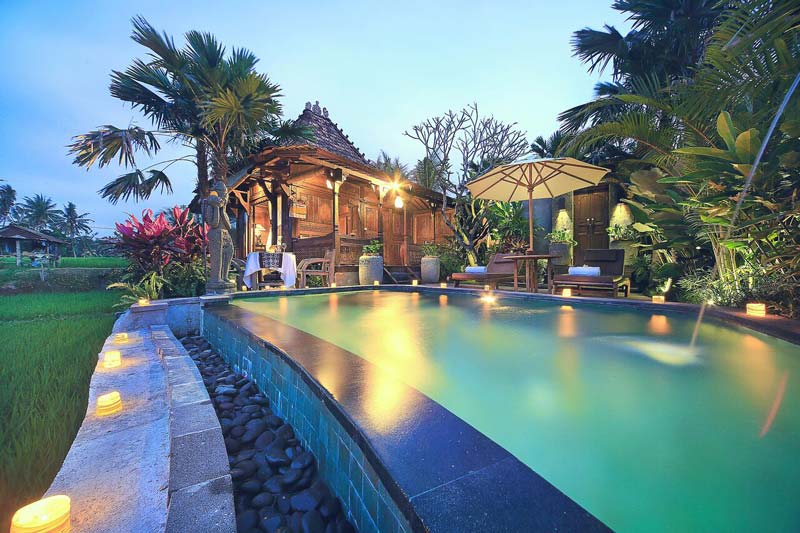 Onde ficar em Ubud: Linda piscina e quarto do Madani Antique Villas